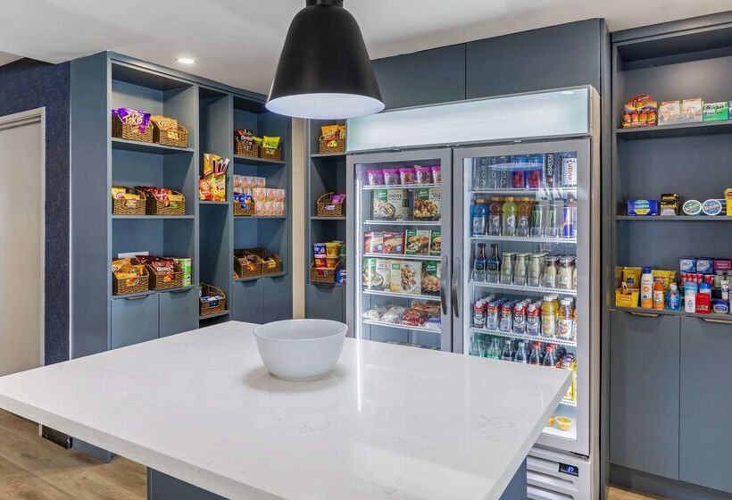 فندق Comfort Inn & Suites Irvine Spectrum