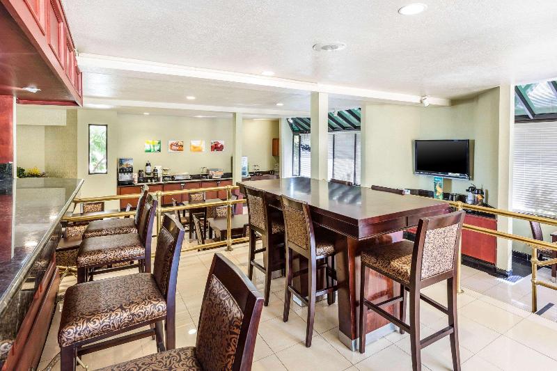 فندق Comfort Inn & Suites Irvine Spectrum