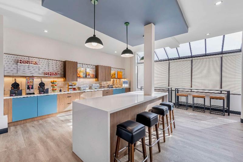 فندق Comfort Inn & Suites Irvine Spectrum