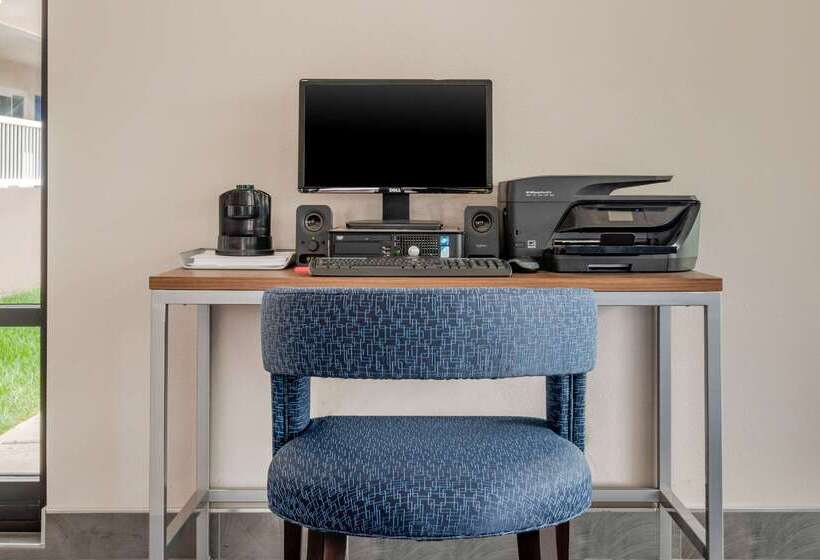 Отель Quality Inn & Suites Vacaville