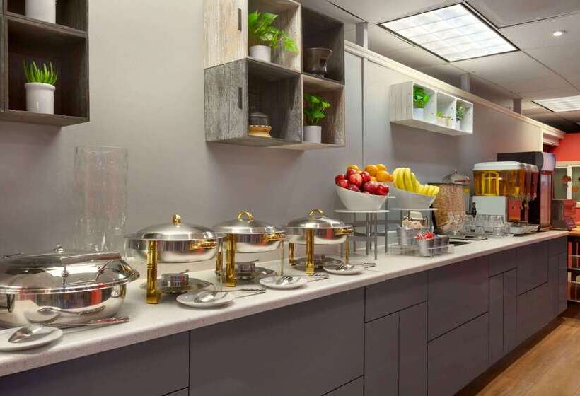 酒店 Ramada By Wyndham Oakland Downtown City Center