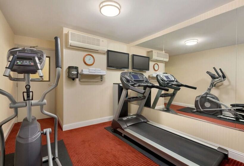 酒店 Ramada By Wyndham Oakland Downtown City Center