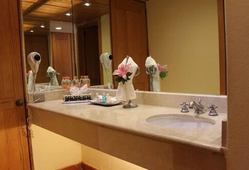 בית מלון כפרי Rancho San Diego Grand Spa Resort