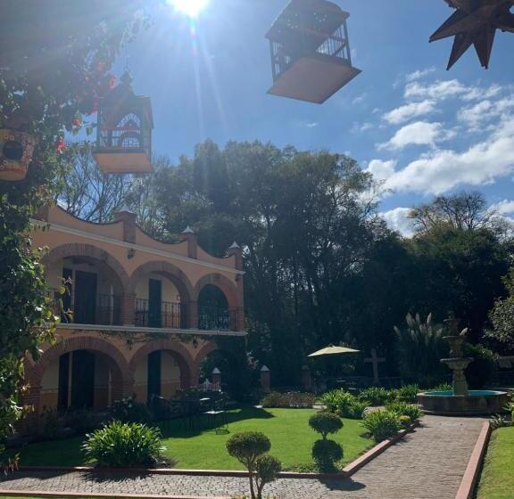 فندق Real De Huasca