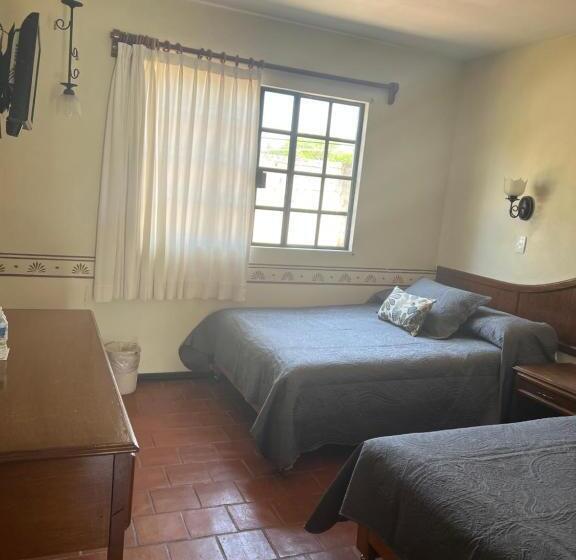 فندق Real De Huasca