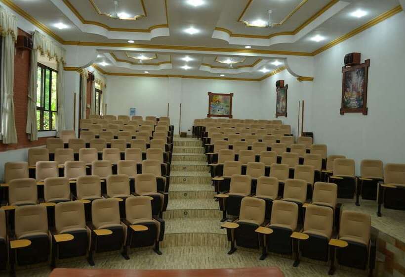 هتل Rio Selva Resort Yungas