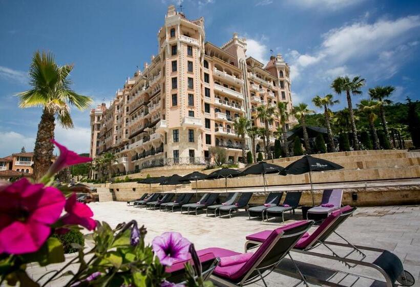 فندق Royal Castle Design & Spa