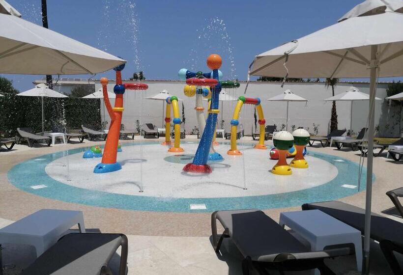 هتل Senseana Sea Side Resort & Aquadventure