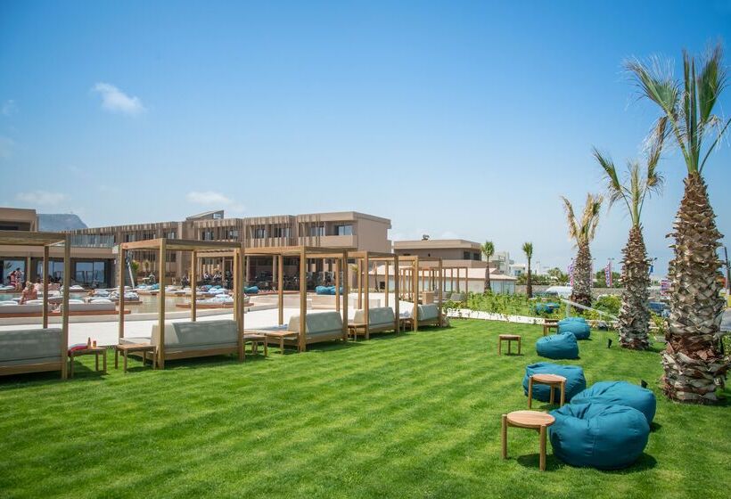 هتل Senseana Sea Side Resort & Aquadventure