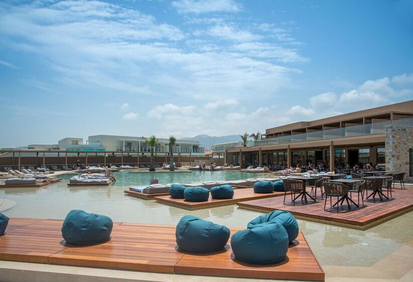 هتل Senseana Sea Side Resort & Aquadventure