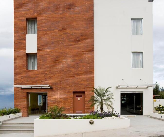 ホテル Stubel Suites & Cafe