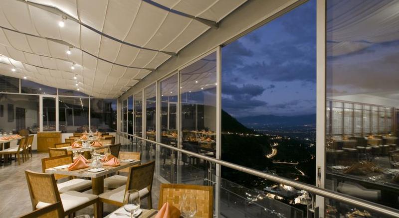 ホテル Stubel Suites & Cafe