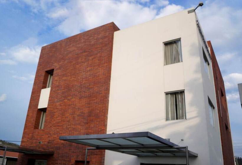 ホテル Stubel Suites & Cafe