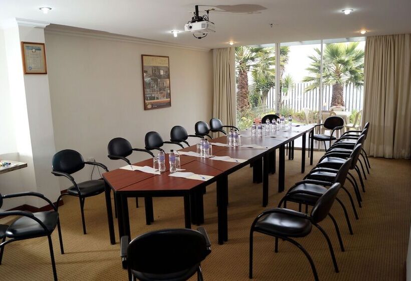 ホテル Stubel Suites & Cafe