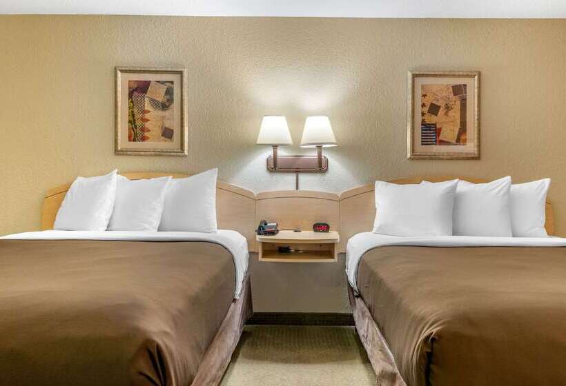 هتل Suburban Studios South Bend