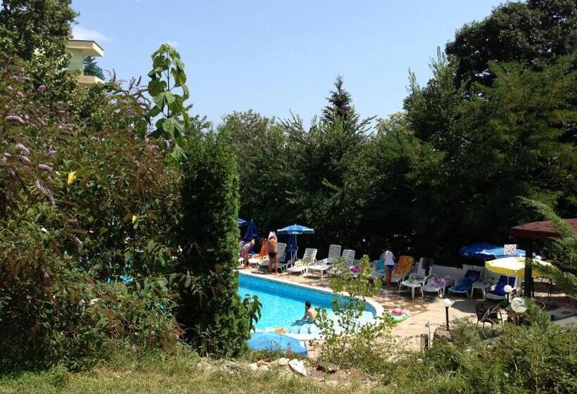 Vezhen Hotel   Free Parking