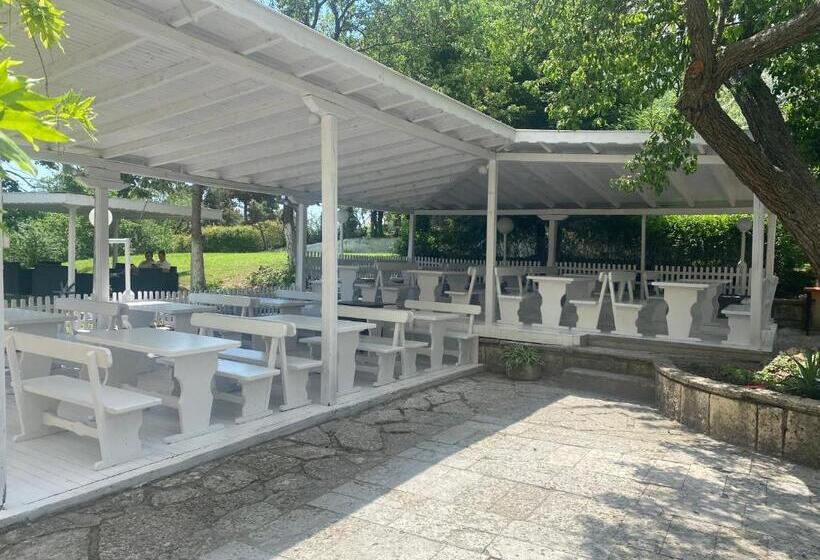 Vezhen Hotel   Free Parking