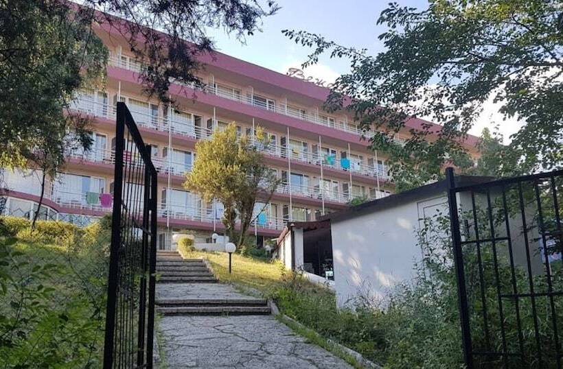 Vezhen Hotel   Free Parking