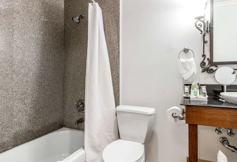 Отель Villa Montes