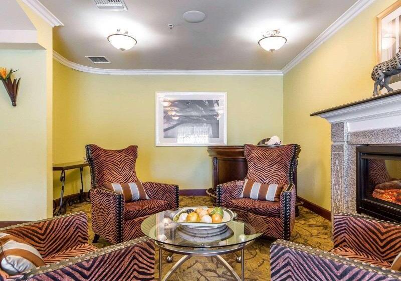 Отель Villa Montes