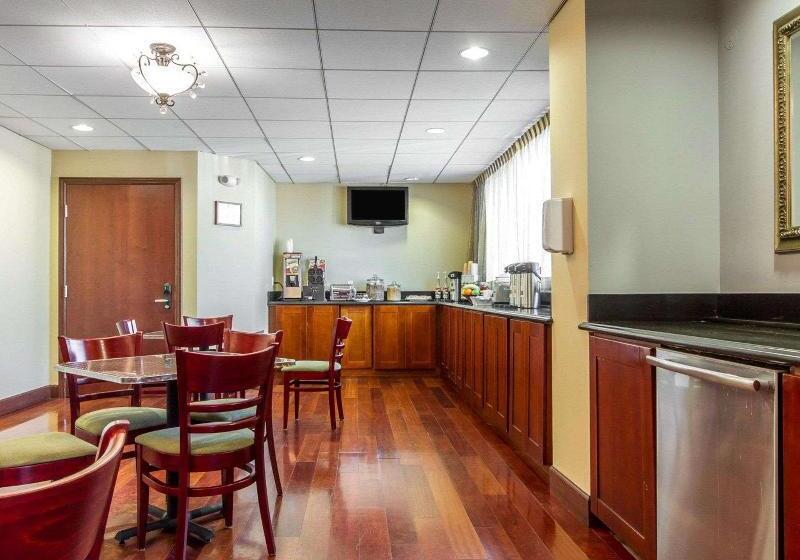 Отель Villa Montes