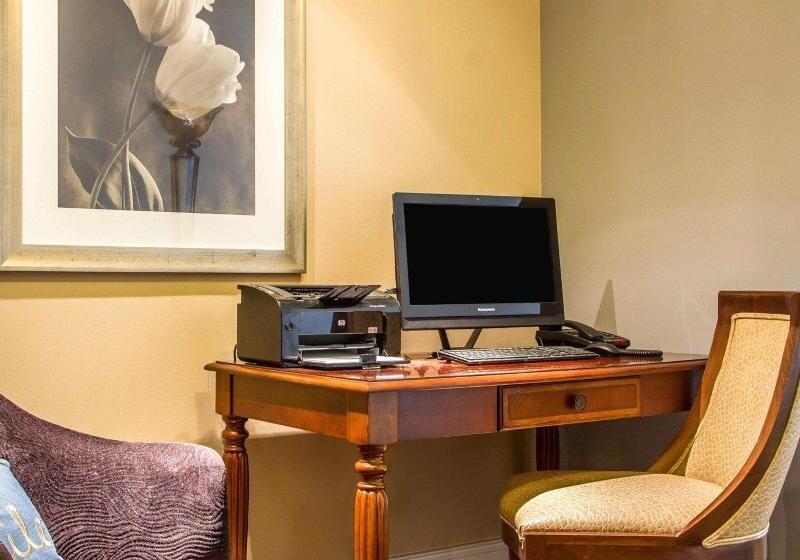 Отель Villa Montes