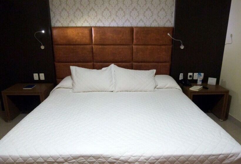 فندق Village Premium