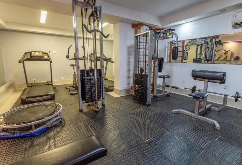 فندق Village Premium