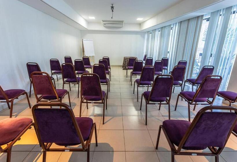 فندق Village Premium