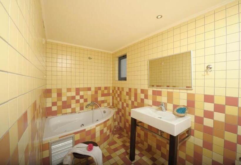 Meropi Hotel & Apartments