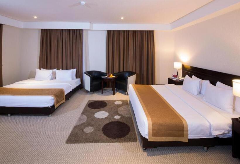 Monroe Hotel & Suites