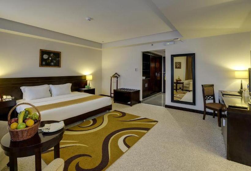 Monroe Hotel & Suites