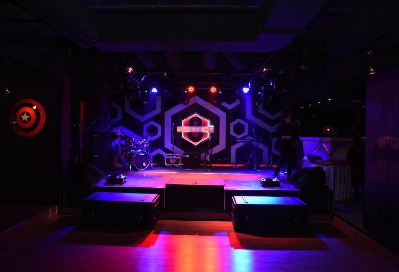 Monroe Hotel & Suites