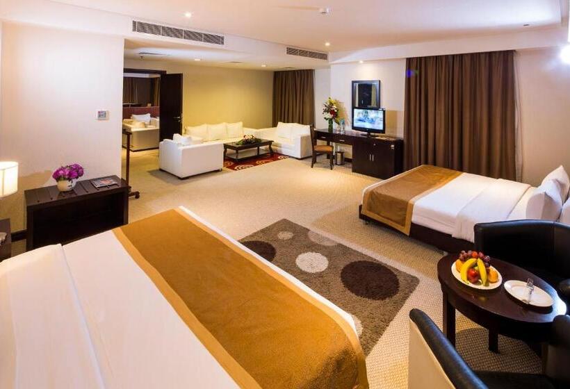 Monroe Hotel & Suites