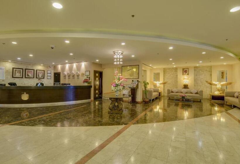 Monroe Hotel & Suites