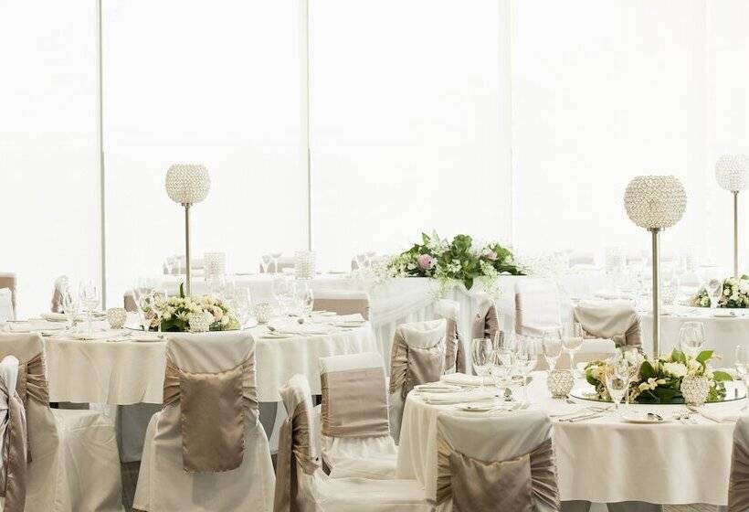 Novotel Newcastle Beach