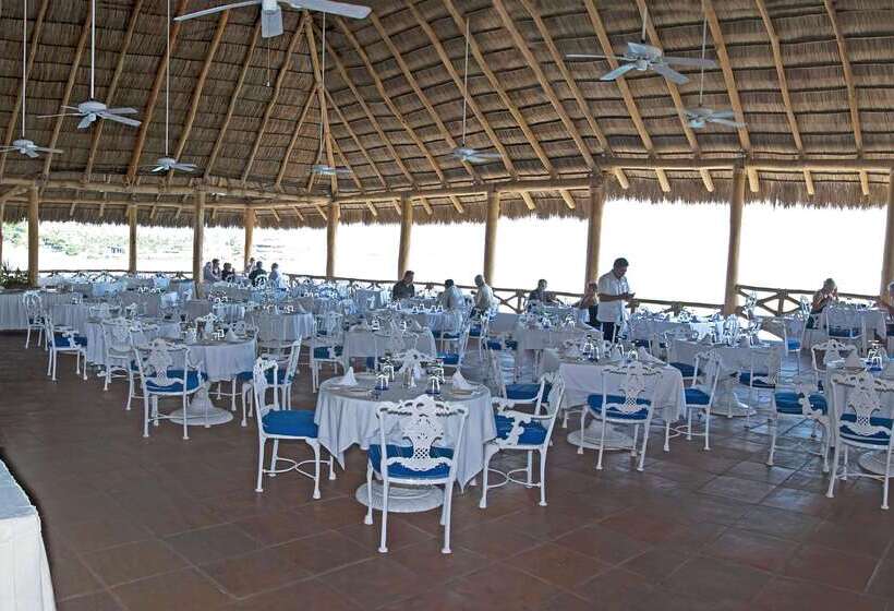 リゾートホテル Las Hadas By Brisas