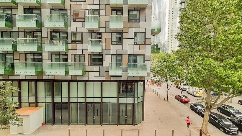 Spacious Serviced Apartments Canary Wharf
