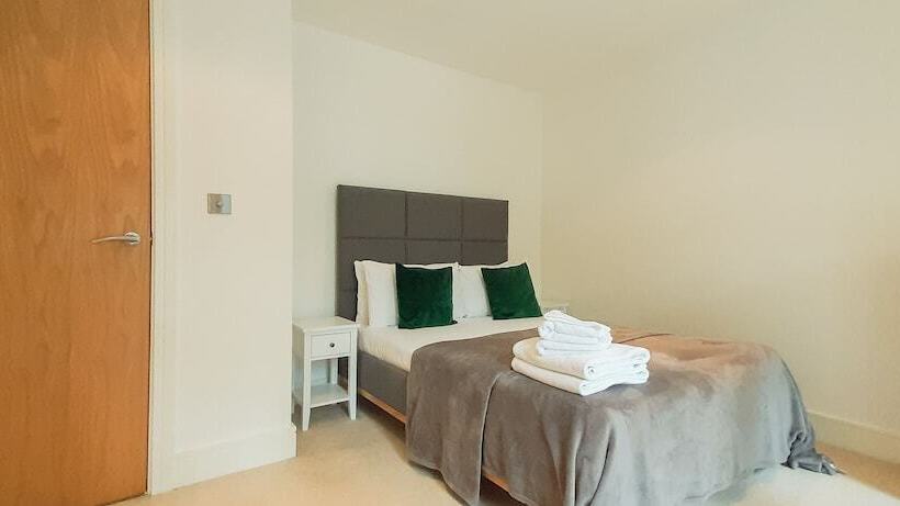 Spacious Serviced Apartments Canary Wharf