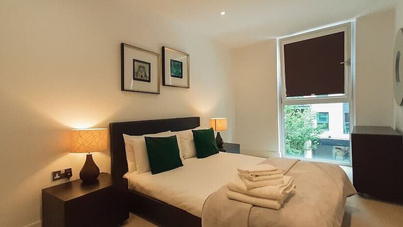 Spacious Serviced Apartments Canary Wharf