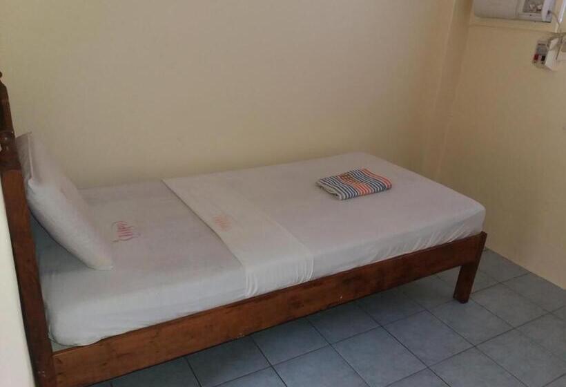 هتل Bee Hub Pension