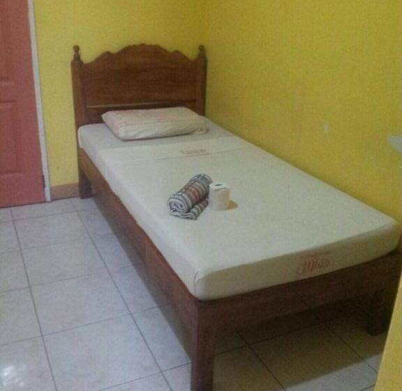 هتل Bee Hub Pension