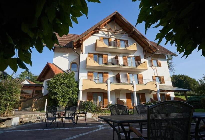 ホテル Breitenfelderhof Zur Riegersburg