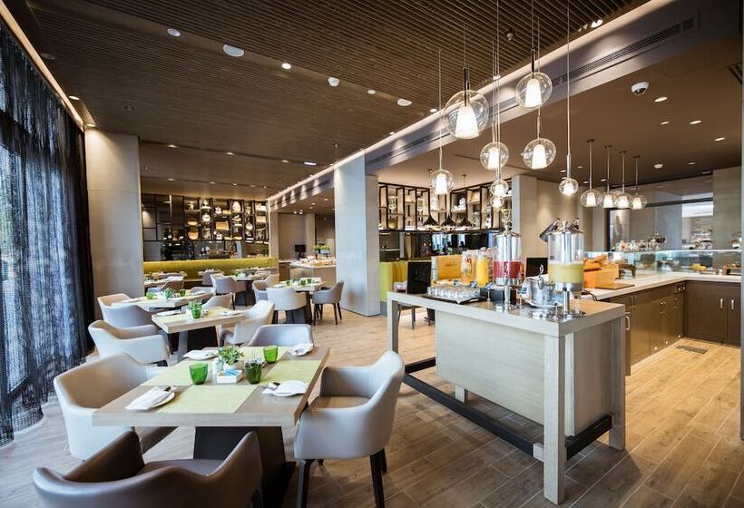 هتل Centro Mada Amman By Rotana