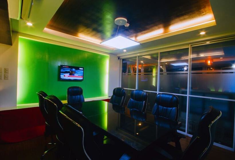 هتل Jj Midcity Inn