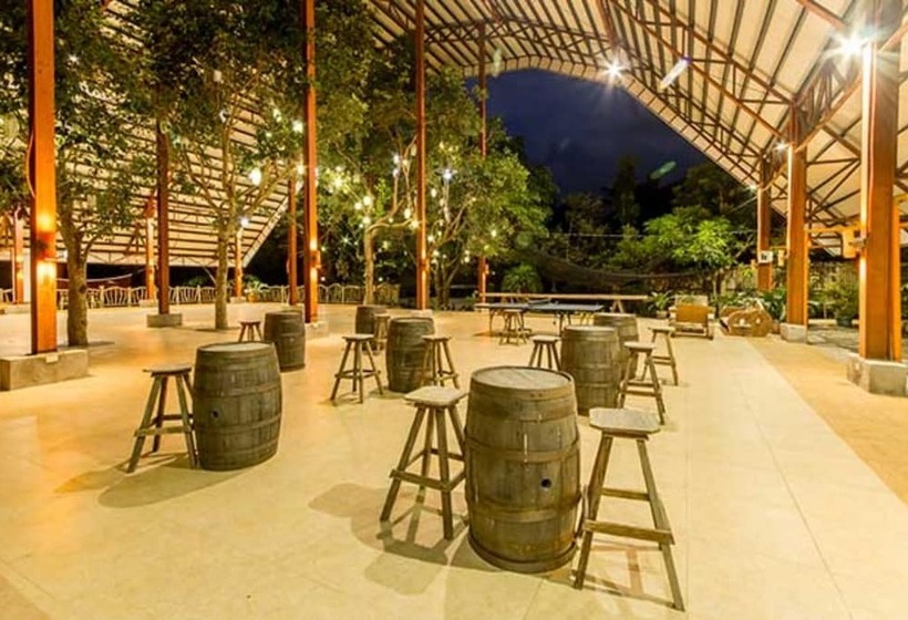 호텔 Oldwoods By The Sea Nature Resort Pangasinan