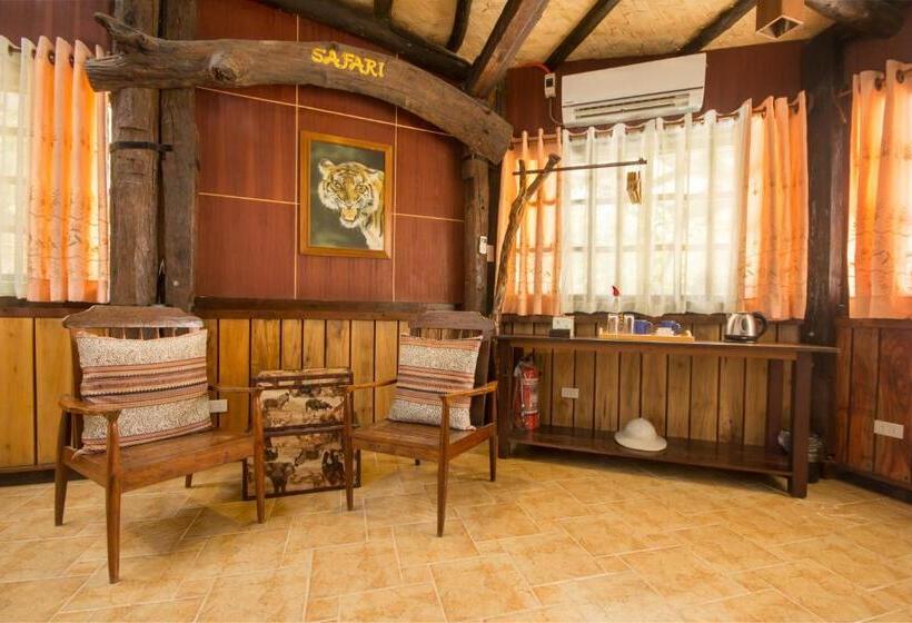 호텔 Oldwoods By The Sea Nature Resort Pangasinan