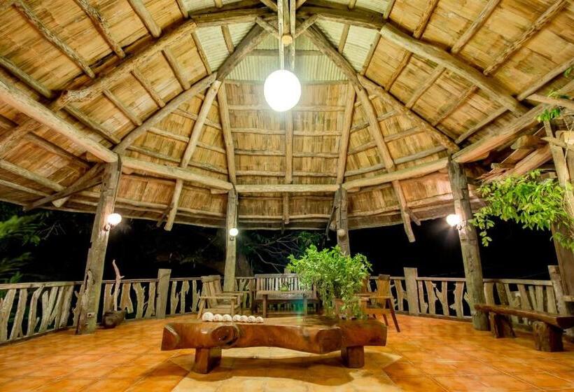 호텔 Oldwoods By The Sea Nature Resort Pangasinan