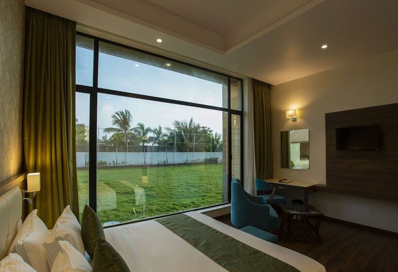 Отель Sarovar Portico Somnath