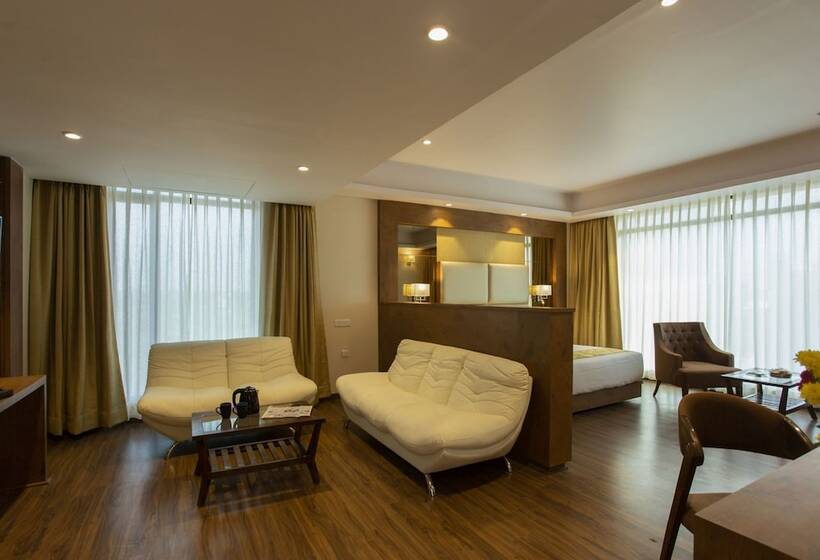 Отель Sarovar Portico Somnath